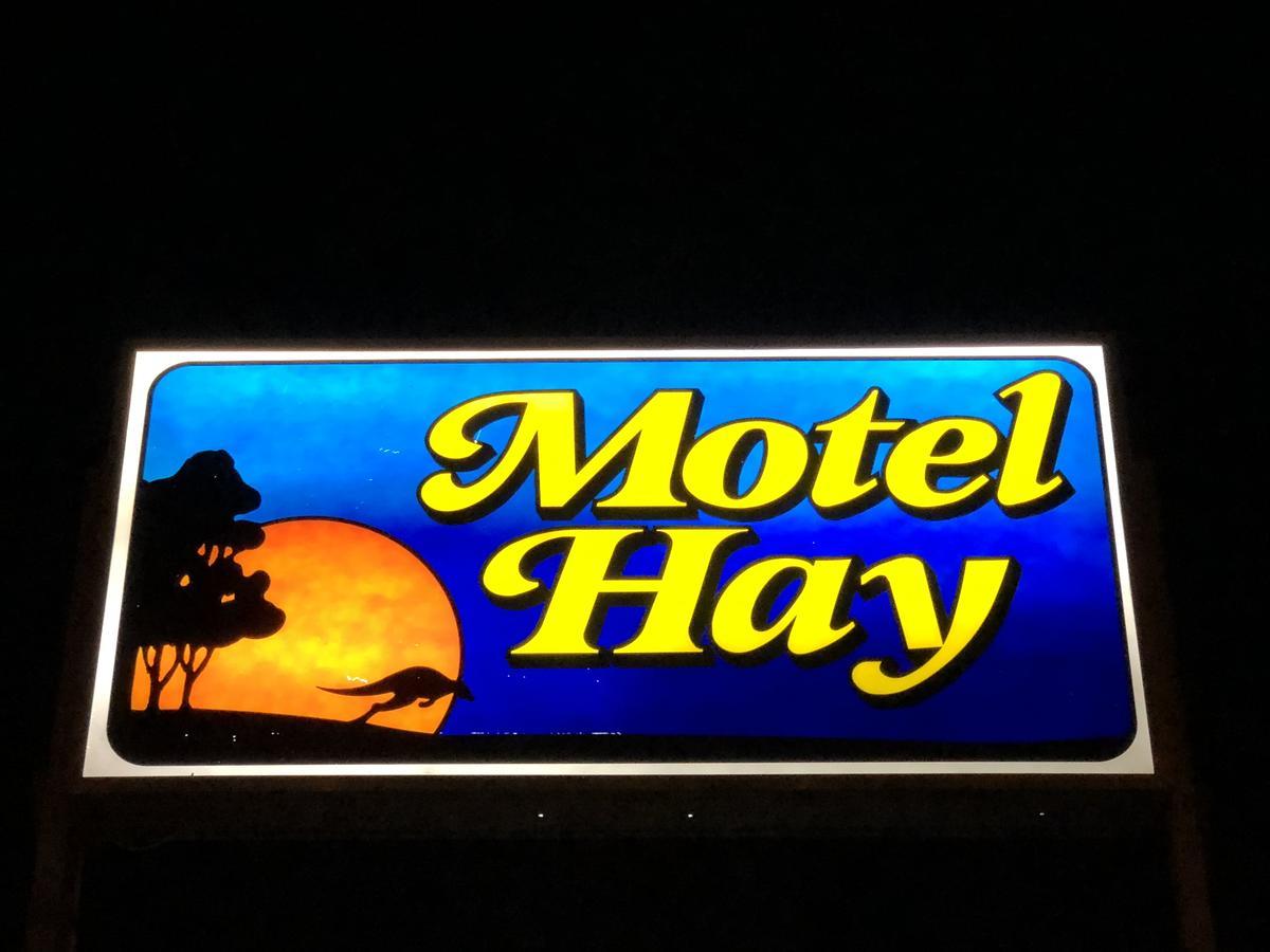 Outback Quarters Motel Hay And Restaurant Exterior photo